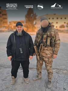 صورة تظهر قائد JMA عبدالله الداغستاني و قائد أجناد القوقاز عبد المالك الشيشاني .jpeg