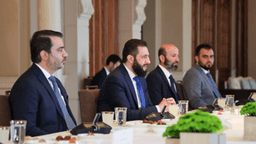 اجتماع رئيس الجمهورية السيد أحمد الشرع ووزير الخارجية السيد أسعد الشيباني مع جلالة الملك عبدالله الثاني 26-2-2025 (2).jpg
