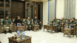 وزارة الدفاع السورية تستمر بعقد الجلسات التنظيمية مع القيادات العسكرية ضمن عملية انخراط الفصائل في وزارة الدفاع 12-1-2025 (5).jpg