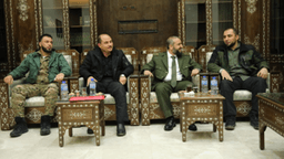 وزارة الدفاع السورية تستمر بعقد الجلسات التنظيمية مع القيادات العسكرية ضمن عملية انخراط الفصائل في وزارة الدفاع 12-1-2025 (3).jpg